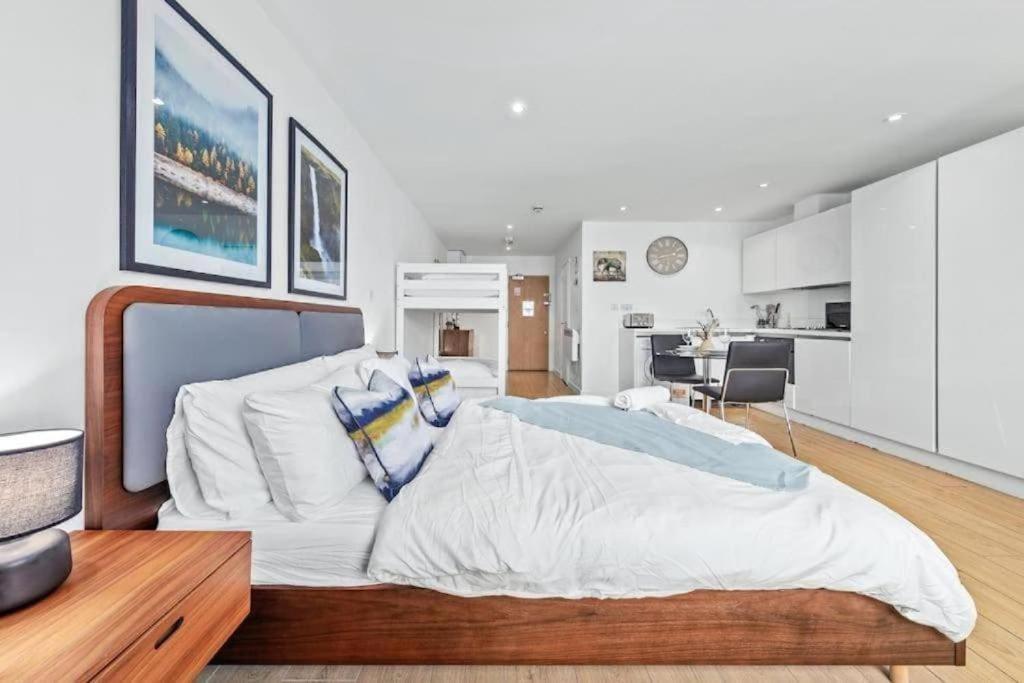 1 Bedroom Flat Piccadilly Sleep 7 In London Vr10 Exterior foto